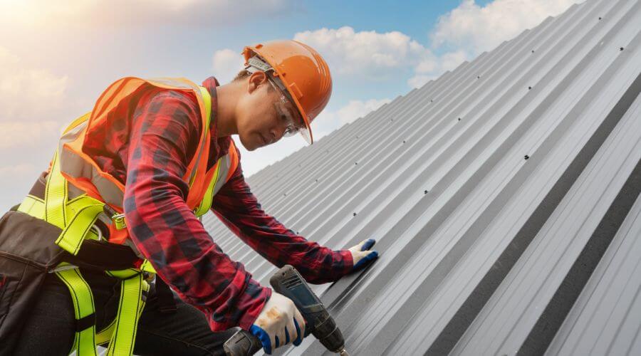 Professional gutter cleaning in Doddsville, MS